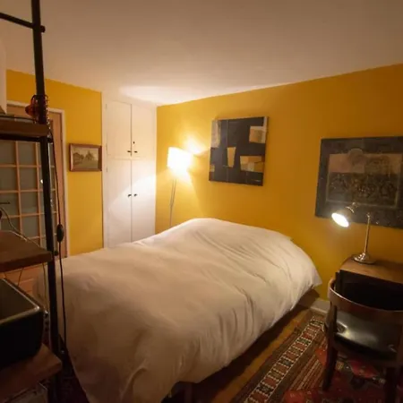 Very French Two Bedroom In The Heart Of Appartamento *