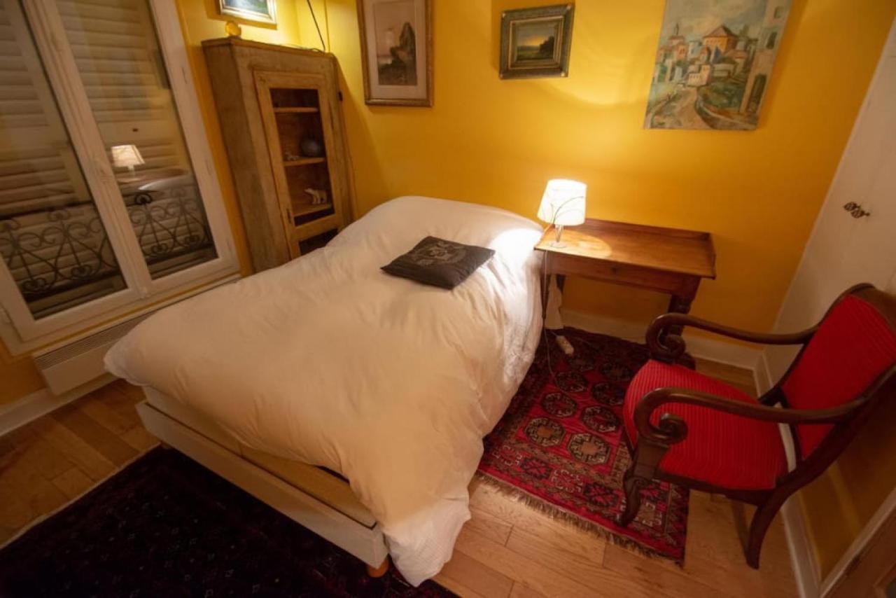 Very French Two Bedroom In The Heart Of Appartamento