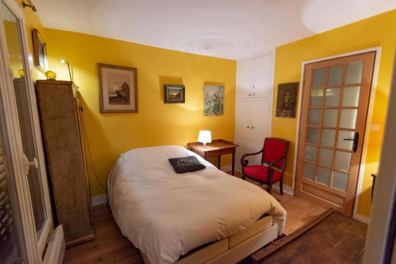 Very French Two Bedroom In The Heart Of Appartamento